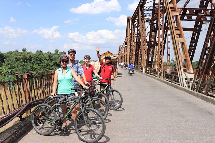 Cycling Trip Hanoi Bat Trang Ceramic Village 1 Day